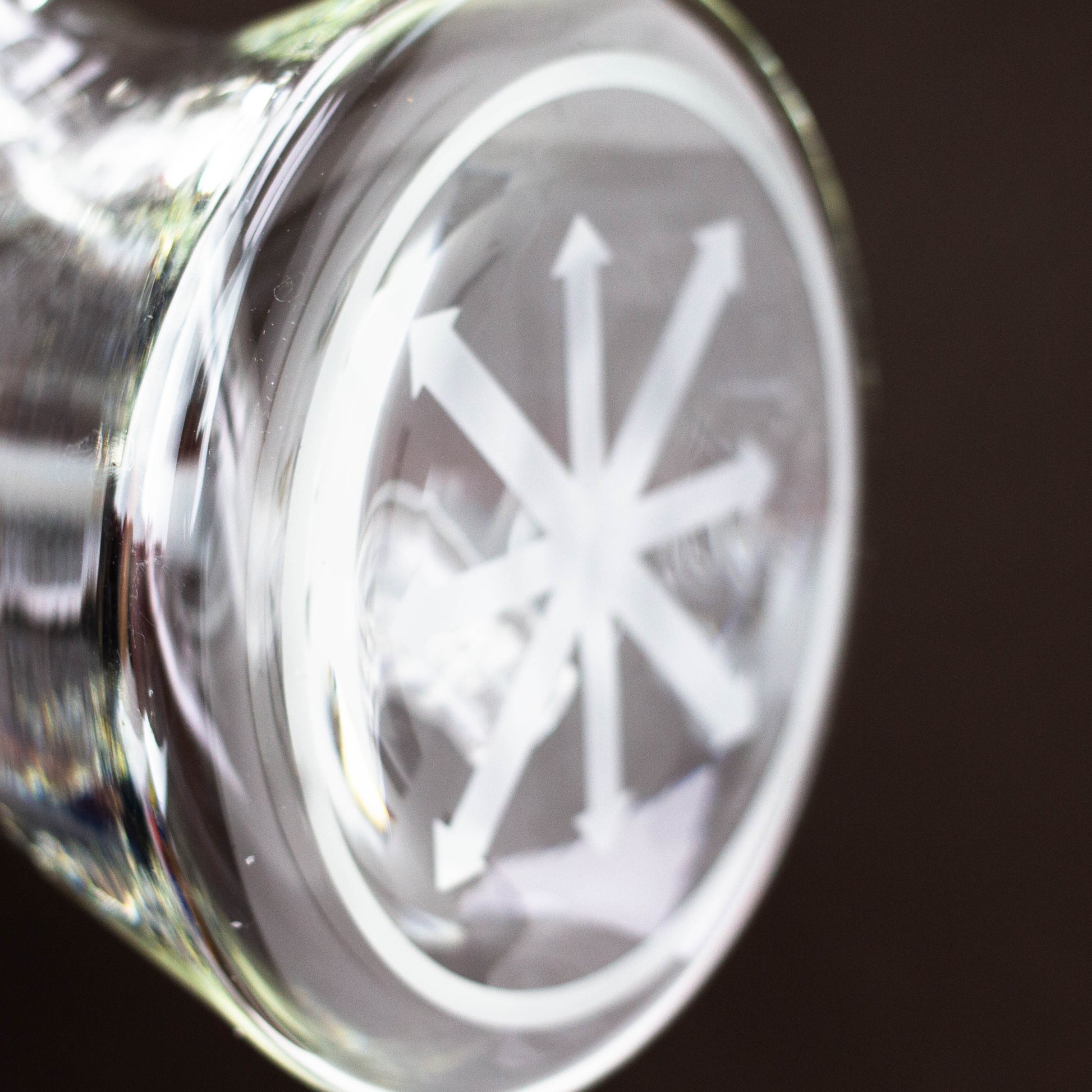 Genie | 17" Sandblasted Artwork Tube 7mm Glass Water Bong_6