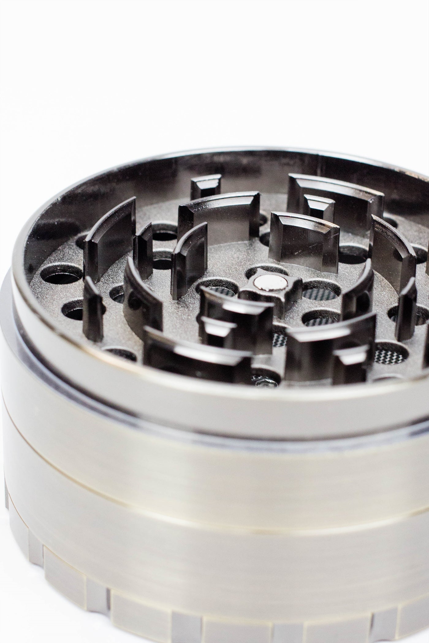 NG | 4 Piece Large Gunsteel Grinder_5